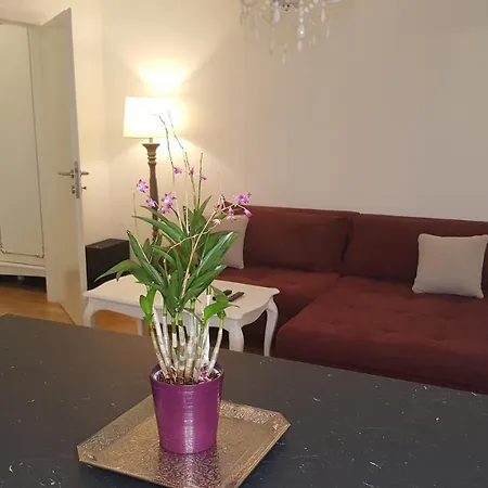 E&e 4* Arena Stozice Apartman