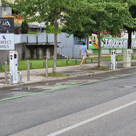 E&e 4* Arena Stozice Apartman